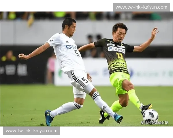 绿茵之巅的交锋:东京绿茵与长崎航海,谁是最终的梦想航行者? 绿茵之巅的交锋:东京绿茵与长崎航海,谁是最终的梦想航行者?